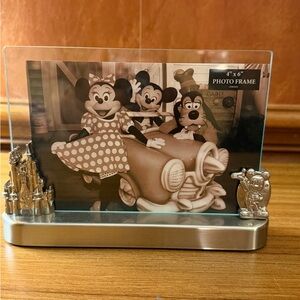 Disney Parks Mickey & Castle Metal 4x6 Photo Picture Frame New